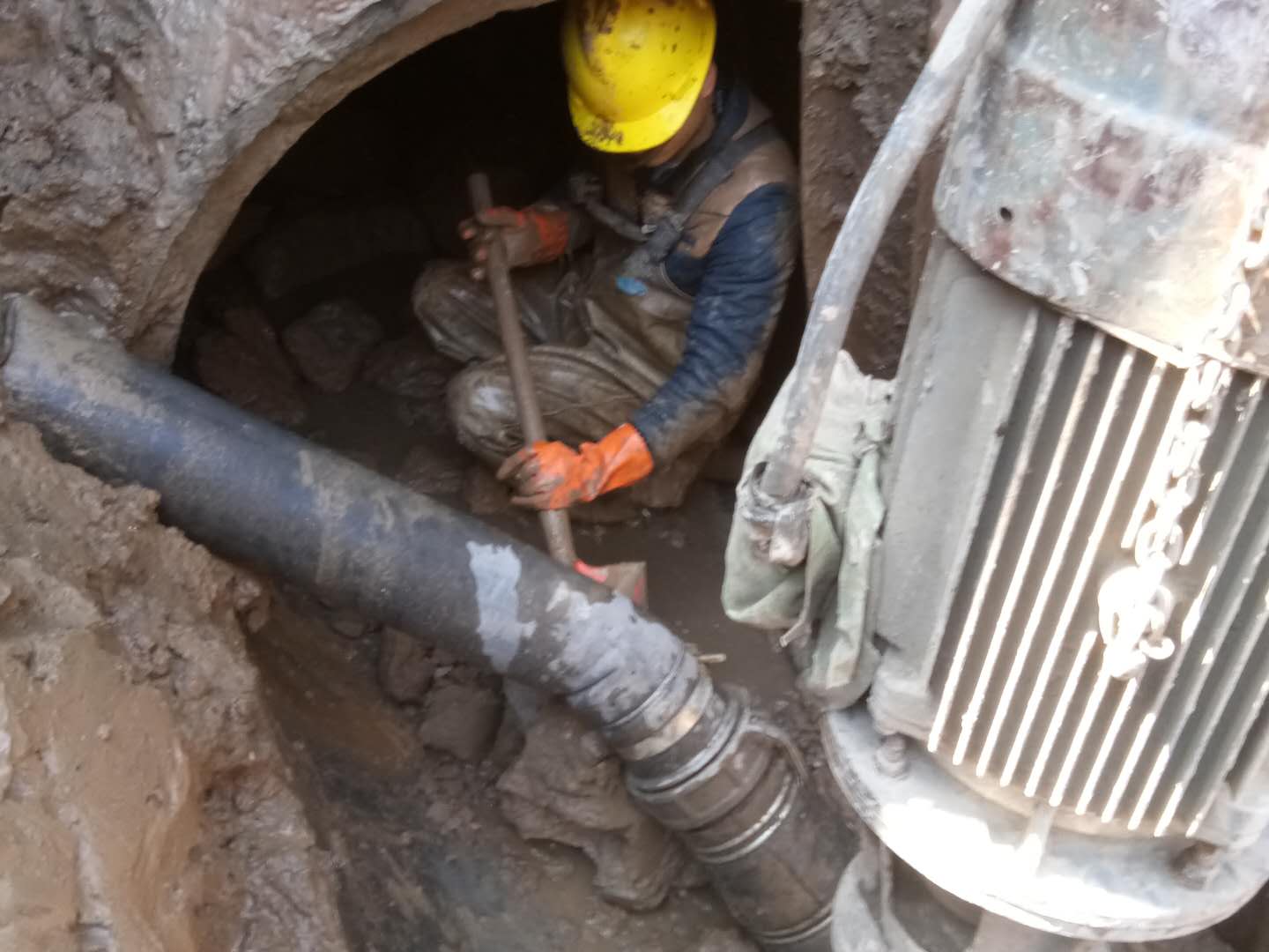 让胡路管道清淤