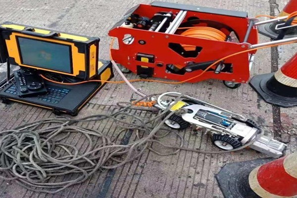 让胡路CCTV管道检测机器人