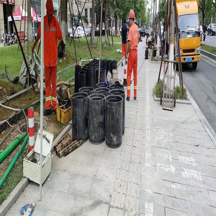 让胡路管道短管置换修复